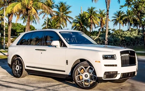 Rolls-Royce Cullinan Black Badge — фото из каталога MHP Miami