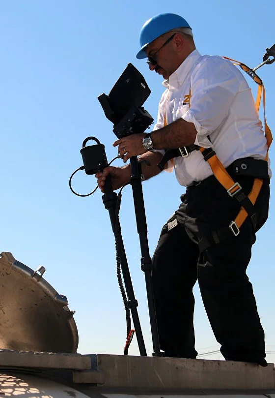 Tanker Inspection with Pole Camera