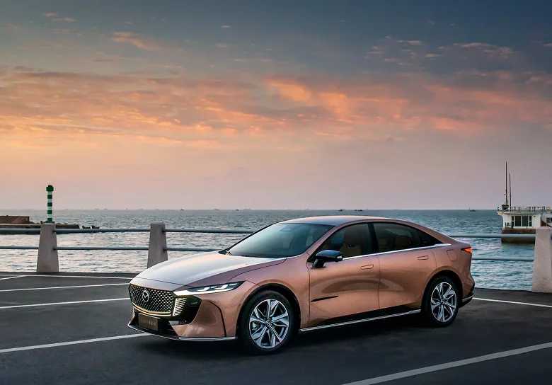 Новая «шестёрка» Mazda с запасом хода до 1200 км. Первые Mazda EZ-6 уже отгружены дилерам | kz.bex-auto.com