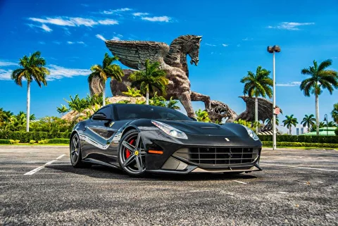 Ferrari F12 Berlinetta — фото из каталога MHP Miami