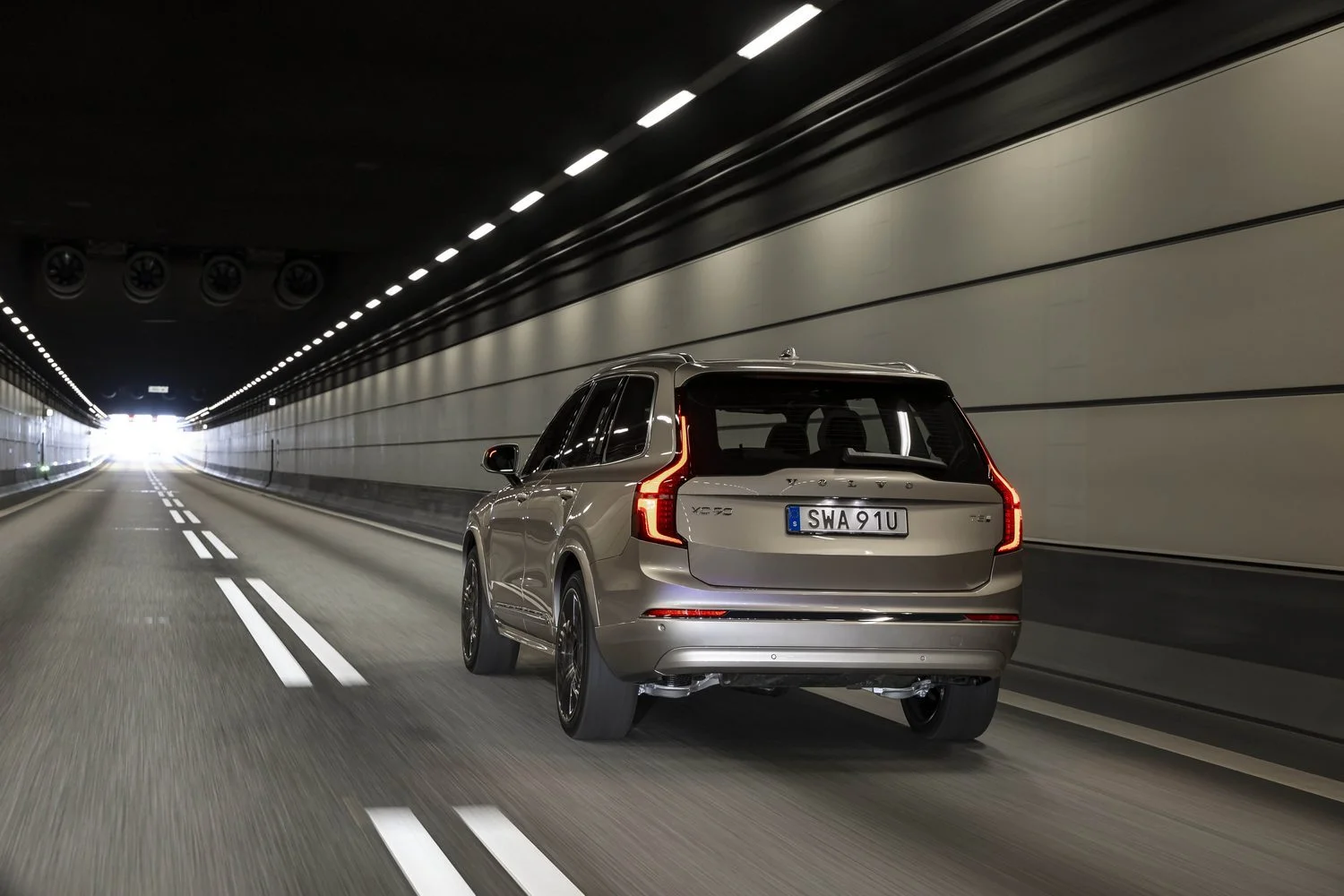 Обзор на новый автомобиль Volvo XC90 T8 2025 - 10 | kz.bex-auto.com Обзор на новый автомобиль Volvo XC90 T8 2025 - 10 | kz.bex-auto.com