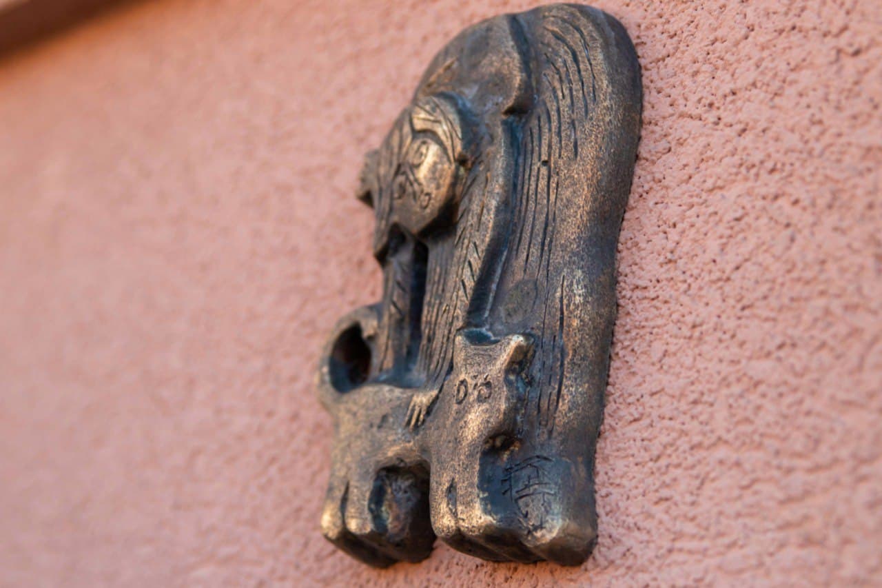 Небанальная прогулка: туристический маршрут по Днепру за бронзовыми минискульптурами фото