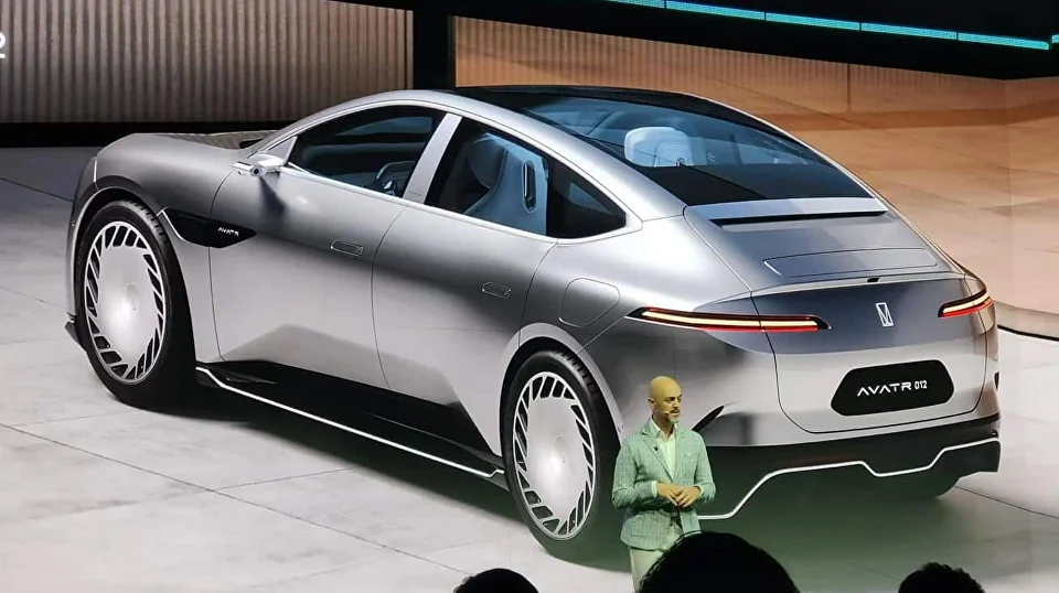 Предварительная продажа лимитированной версии Avatr 012 начинается с 98 100 долларов США - 5 | kz.bex-auto.com