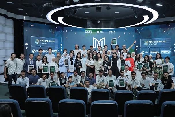 Voyaga etgan ayol bilan mashinada video qattiq jinsiy aloqa Ozbek qizlari seksual