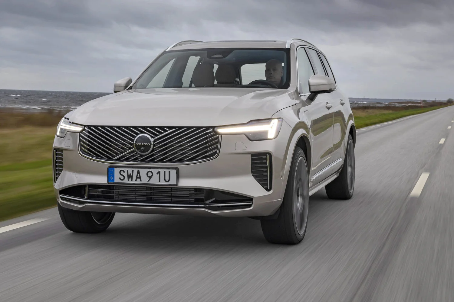 Обзор на новый автомобиль Volvo XC90 T8 2025 | kz.bex-auto.com Обзор на новый автомобиль Volvo XC90 T8 2025 | kz.bex-auto.com