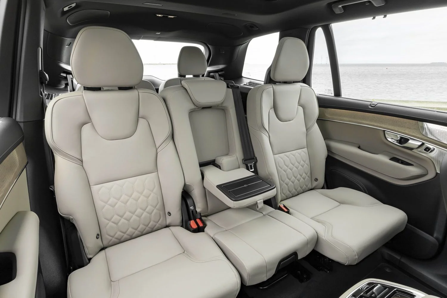 Обзор на новый автомобиль Volvo XC90 T8 2025 - 6 | kz.bex-auto.com Обзор на новый автомобиль Volvo XC90 T8 2025 - 6 | kz.bex-auto.com